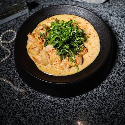 Тигровые креветки с острым соусом в Sweetheart по цене 915 ₽