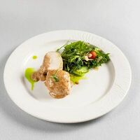 Куриная грудка с овощами и ореховым соусом в Hurma