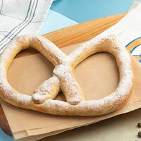 Крендель со вкусом сметаны и лука в Auntie Anne-s