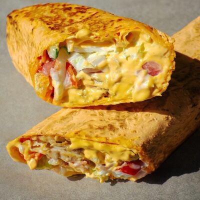 Мини-Шаверма с сыром Гауда в Шаверма шамс по цене 389 ₽