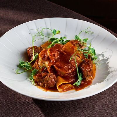 Паппарделле с томленой телятиной в База по цене 1600 ₽