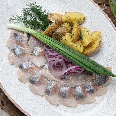 Сельдь с отварным картофелем в Adriano Leonardo по цене 480 ₽