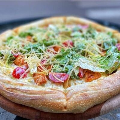 Пицца Цезарь с курицей в Гастропаб Ёж по цене 960 ₽