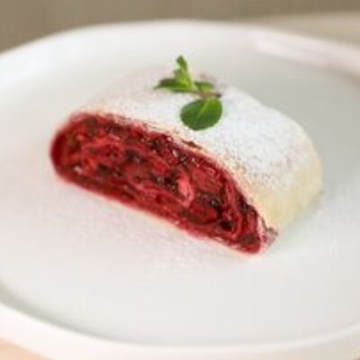 Вишневый штрудель в Ptitim по цене 380 ₽