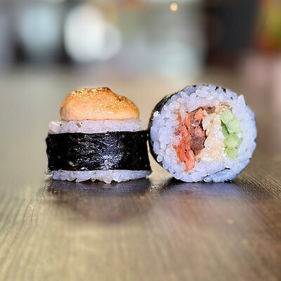 Запеченный Жареный лосось в Burger&Sushi по цене 368 ₽