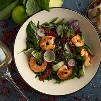 Зеленый салат с креветками в Кулинарный цех