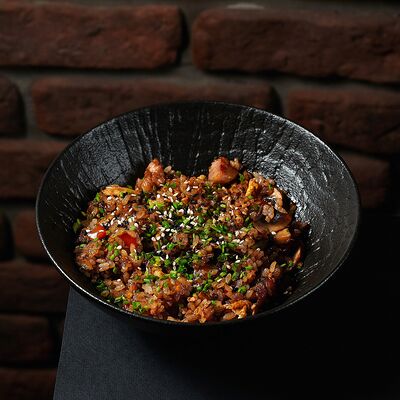 Жареный рис с цыпленком в Encore Ervier по цене 625 ₽