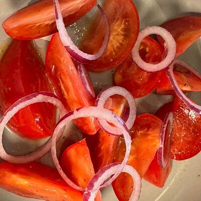 Салат Сладкий томат в Пилот по цене 410 ₽