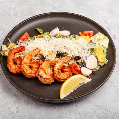 Цезарь с креветками в Смольный по цене 650 ₽