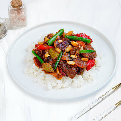 Курица с арахисом в соусе терияки с рисом в Магбургер & Братья Караваевы по цене 295