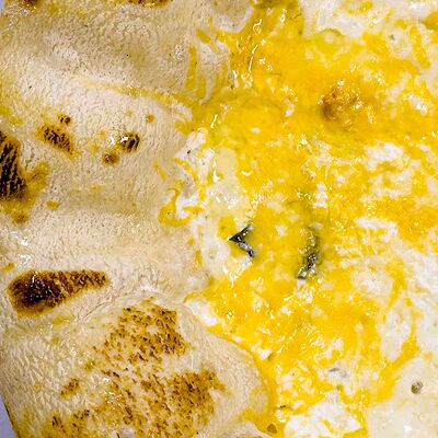 Три сыра (подходит детям) в Пико пицца по цене 790 ₽