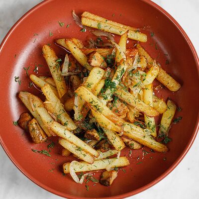 Жареный картофель с грибами в Cafe Imperial по цене 700 ₽