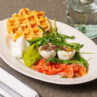 Завтрак с творожной вафлей в Breakfast House по цене 1250 ₽