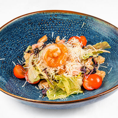 Салат Цезарь с креветками в Фёст по цене 620 ₽