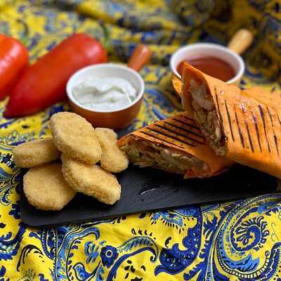 Комбо Шаурма + наггетсы 6 шт. в Шаурма халяль в Перекрестке по цене 770 ₽