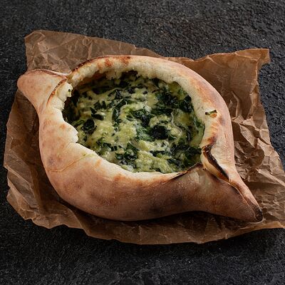 Аджарская лодочка со шпинатом и сыром M в Tsomi по цене 640 ₽