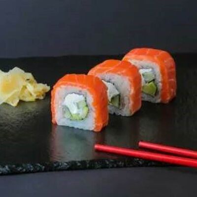 New Ролл Филадельфия лайт 8 шт в Sushi & Pizza Pirogovo по цене 350 ₽