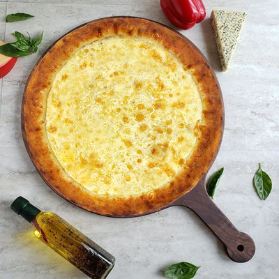 Четыре сыра 25 см в Cheese Board Pizza по цене 490 ₽