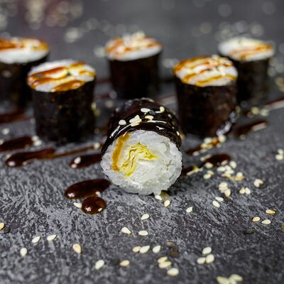 Маки омлет-сыр в Restobar Первый & Ресторан доставки Личный повар по цене 199 ₽