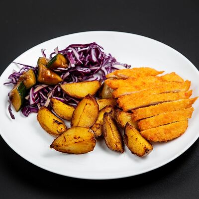 Хрустящий цыпленок с картофелем в Булка да мясо по цене 467 ₽