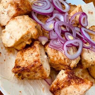 Шашлык из куриного филе в Мангал pro по цене 400 ₽