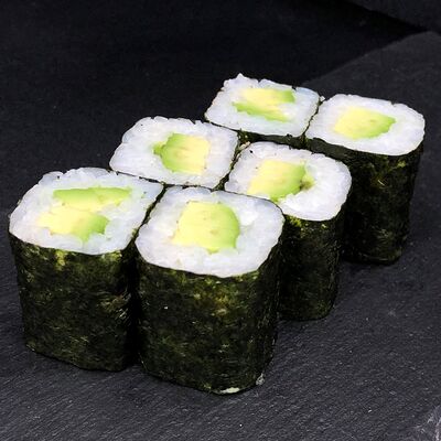 Ролл Авокадо маки в Wasabi Moscow halal по цене 320 ₽