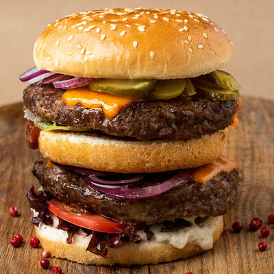 Бургер Санни Трипл доставка в Еда Да по цене 850 ₽