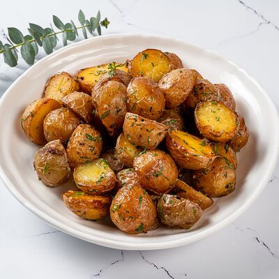 Картофель черри с чесноком и укропом в Ресторан Батони по цене 360 ₽