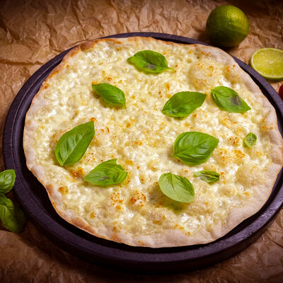 Турецкая пицца с сыром и вялеными томатами в ProLavaш по цене 459 ₽