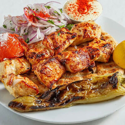 Мерида котопуло с курицей в Греческая таверна Порто Миконос по цене 920 ₽