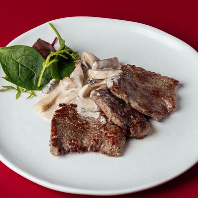 Медальоны с грибным соусом в Гури по цене 1550 ₽