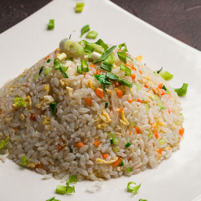 Овощной рис с черными грибами в Sushi & More по цене 210 ₽