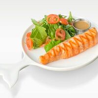 Стейк лосося с миксом салата в Семейный ресторан Mr Grek