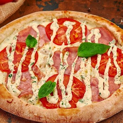 Пицца Ранч с курицей и ветчиной (23 см) в Пицца, паста и баста по цене 379 ₽
