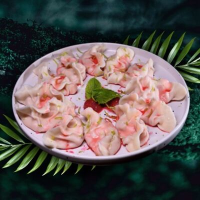 Вареники с клубникой в LAOBAN по цене 670 ₽