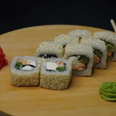 Ролл Сливочный угорь в Yo! Sushi по цене 860 ₽