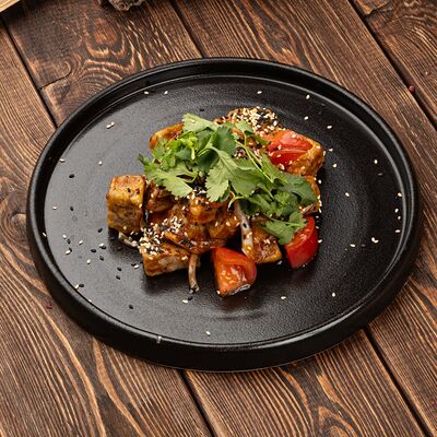 Салат с хрустящими баклажанами в Паб 357 по цене 455 ₽