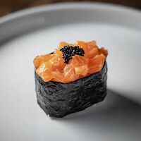 Гункан с лососемв Рыба Мечты