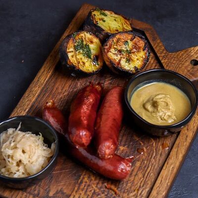 Сет из трех колбасок гриль в Мясоедовская по цене 1150 ₽