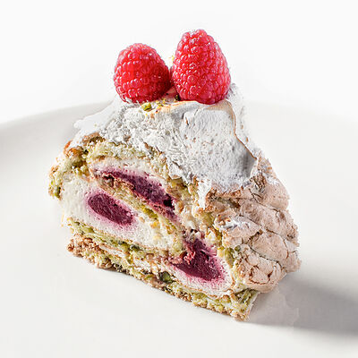 Фисташковый рулет (порция) в Udcкафе Upside Down Cake по цене 690 ₽