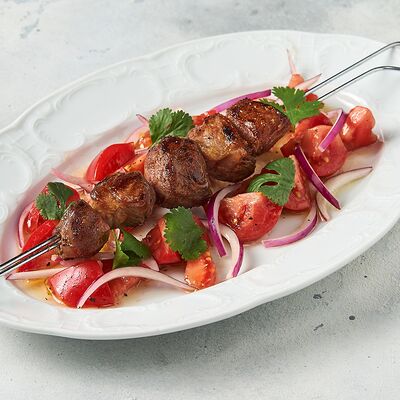 Шашлык из баранины с томатами и красным лукомв Cutlet by El Gauchito по цене 1200 ₽