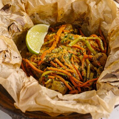 Пряная форель, запеченная в пергаменте с овощами в ЛарисуВаннуХочу по цене 1190