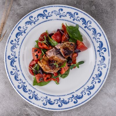 Салат с томленой уткой в соусе жу в Русская усадьба по цене 680 ₽