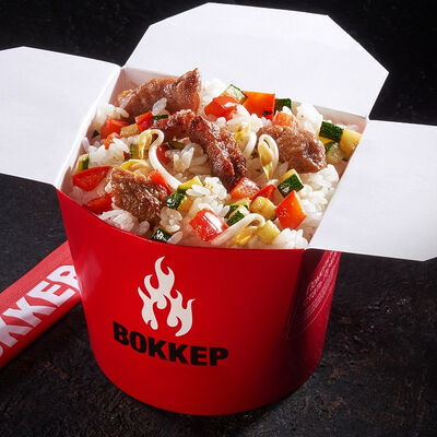 Рис по-тайски с говядинойв Воккер по цене 420 ₽