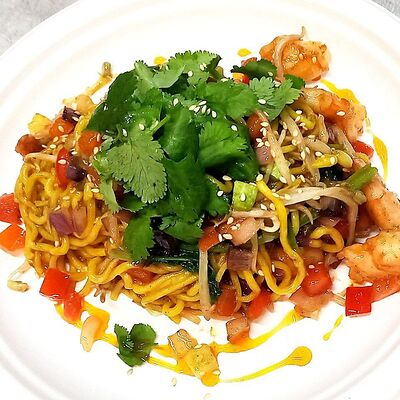 Лапша пшеничная с креветками и креветочным соусом в Bamboo по цене 750 ₽