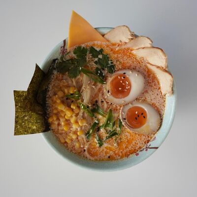 Рамен сырный с курицей в Domo по цене 900 ₽