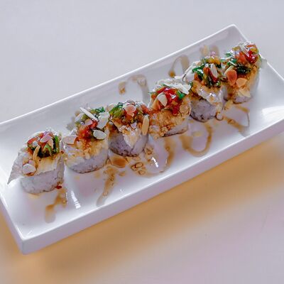 Ролл с окунем в темпуре в Баклажан в ТЦ 