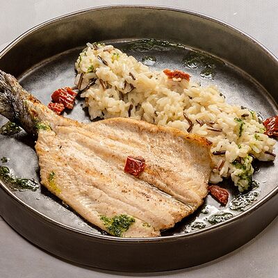 Форель речная на гриле с рисом в Перчини на огне по цене 620