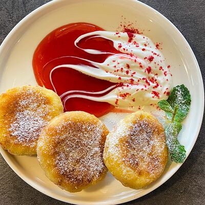 Сырники домашние в Кофе-Тюр по цене 405 ₽