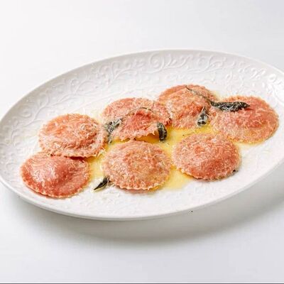 Розовые медальоны с сыром рикотта и пекорино-романо в Mukka по цене 598 ₽